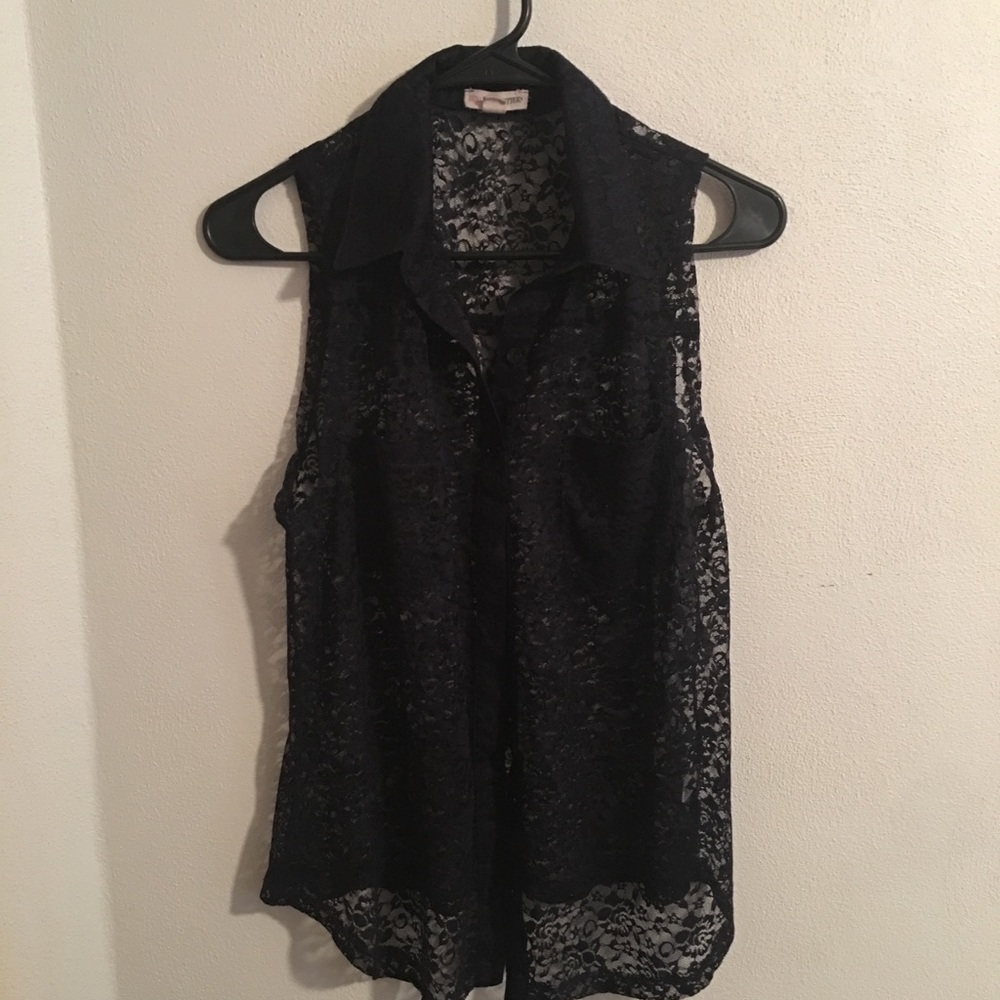 Zenanna outfitters blouse.